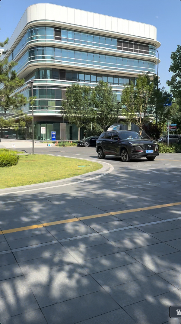 10分鐘一班免費擺渡，文鋒停車讓旅程輕松啟程